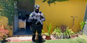 Detuvieron a un joven con dosis de marihuana tras allanar su domicilio en barrio Villa Rivera Indarte