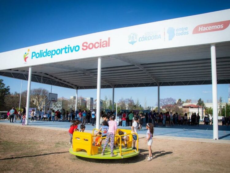 Los consejos barriales trabajan en conjunto con los polideportivos sociales.