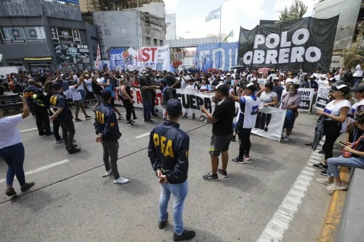 Las organizaciones sociales protestaron ayer en Capital Federal.