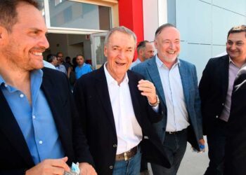 Junto a Schiaretti, Gill llamó a dialogar con todos los sectores