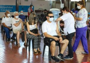 Instan a aplicarse la dosis de refuerzo contra el Covid-19