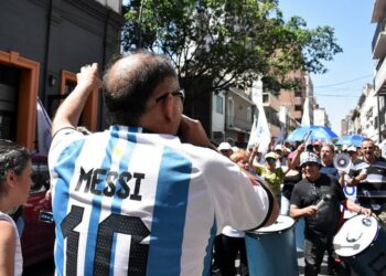 Estatales reclamaron por la reapertura de las paritarias