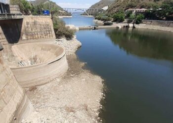 Buscan alternativas para paliar lo gastado por la crisis hídrica