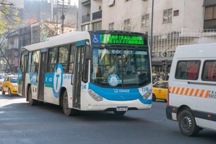 Por el partido, el transporte urbano no circulará en la ciudad