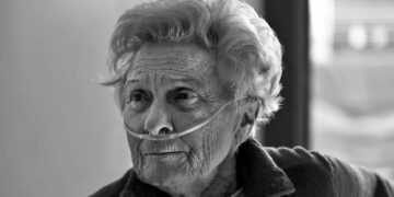 Una mujer desconectó el respirador artificial de su compañera de cuarto porque le molestaba su sonido