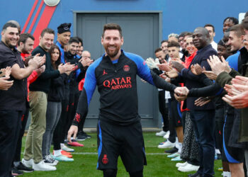 En su regreso al PSG, Messi fue homenajeado con un «pasillo de honor»