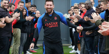 En su regreso al PSG, Messi fue homenajeado con un «pasillo de honor»