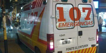 Un conductor atropelló a una mujer, huyó y ahora intentan dar con su paradero