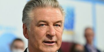 Alec Baldwin fue acusado de homicidio involuntario por el tiroteo fatal en el set
