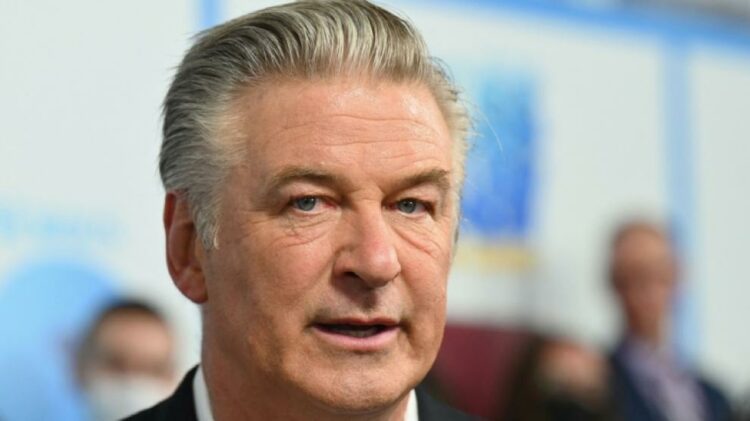 Alec Baldwin fue acusado de homicidio involuntario por el tiroteo fatal en el set