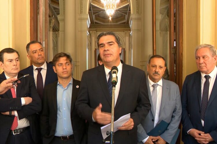 Con apoyo de 12 gobernadores, Fernández presentará mañana el pedido de juicio político contra la Corte