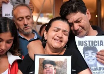 «No le deseo a nadie ver lo que yo vi en el cuerpo de Fer», dijo el suegro del joven asesinado por rugbiers