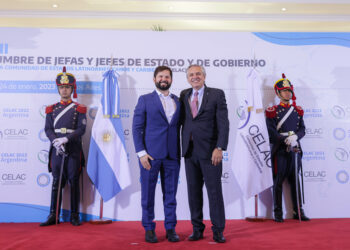 Boric pide un «cambio de rumbo» en Perú y criticó a Boluarte por la represión