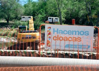 Por obras cloacales, interrumpen un acceso a Costanera desde Circunvalación