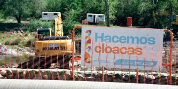 Por obras cloacales, interrumpen un acceso a Costanera desde Circunvalación