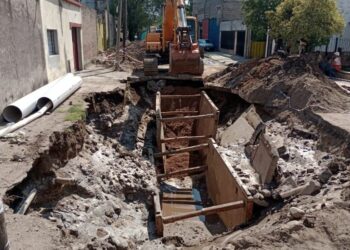 Luego de descartar el peligro de hundimiento, se restableció el servicio de agua en Villa Paez