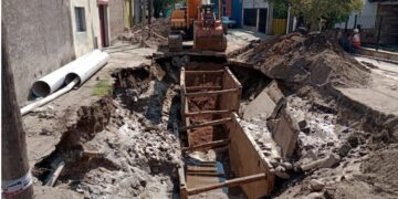 Luego de descartar el peligro de hundimiento, se restableció el servicio de agua en Villa Paez