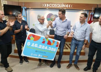 La Provincia entregó aportes para el Festival de Cosquín