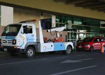 Detectan e incautan autos que funcionaban como Uber en el Aeropuerto de Córdoba