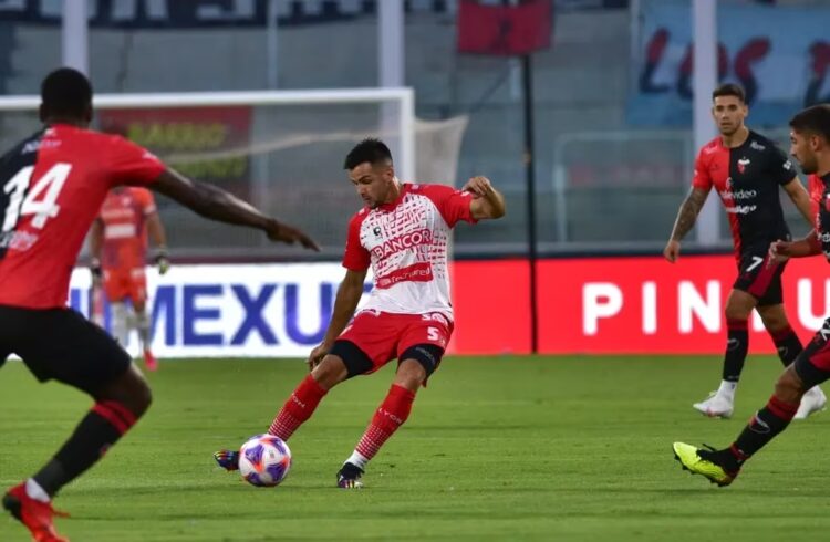 Instituto no pudo contra Colón y perdió por goleada