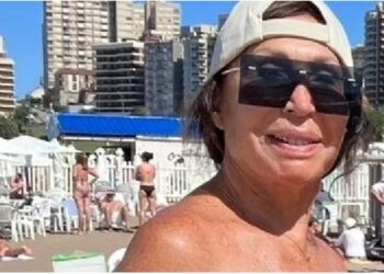 Moria Casan le respondió a una usuaria de Twitter que la criticó por mostrarse en bikini