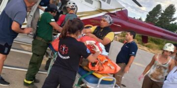 Una pareja fue alcanzada por un alud y una mujer salió gravemente herida