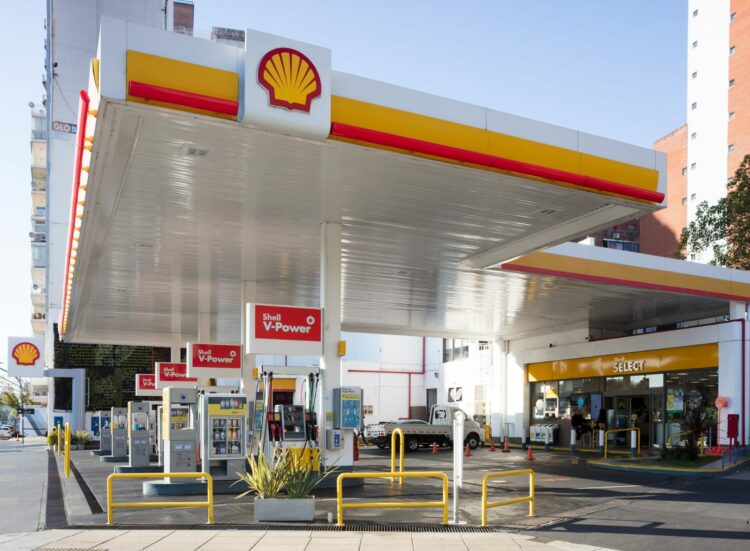 Shell aumentó el precio de sus combustibles en un 4% este domingo