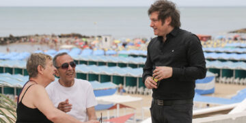 Los candidatos que optaron por la costa para empezar sus campañas