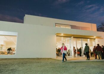 Culmina en el Museo de Unquillo la muestra itinerante de Carlos Alonso sobre Alighieri