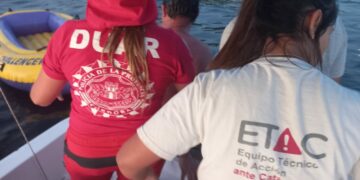 Socorren a un hombre cuyo bote se dio vuelta en el Dique Los Molinos