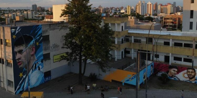 Dónde se encuentra el gran mural del Cuti Romero que plasmó el artista Rodo Graff