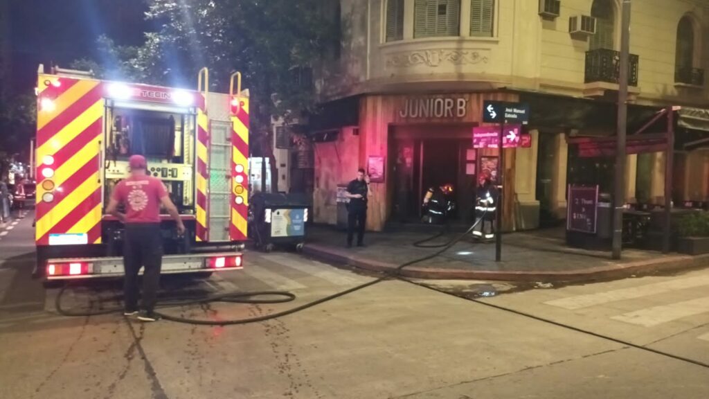 Se prendió fuego una reconocida lomiteria de Nueva Córdoba