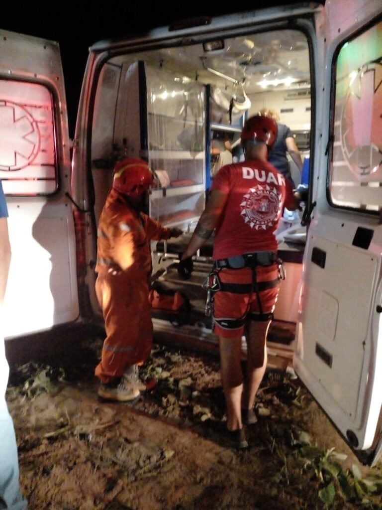 Con las crecidas, llegan los riesgos: rescate en el río Xanaes y hecho fatal en Mina Clavero