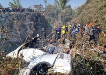Murieron 67 personas al estrellarse un avión en Nepal, entre ellas, un argentino