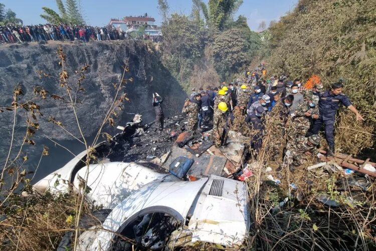 Murieron 67 personas al estrellarse un avión en Nepal, entre ellas, un argentino