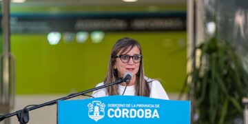 Barbás aseguró que se sumaron 400 empleados al área de Salud