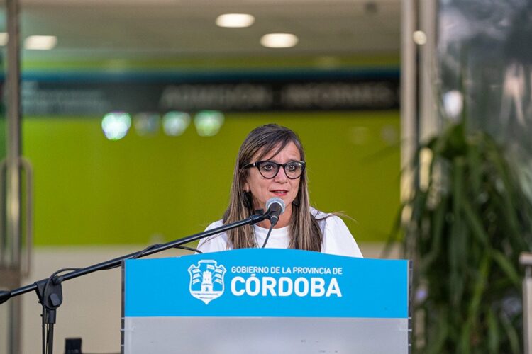 La ministra de Salud provincial, Gabriela Barbás.