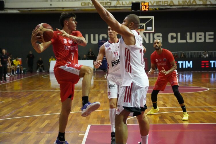 Instituto volvió a perder