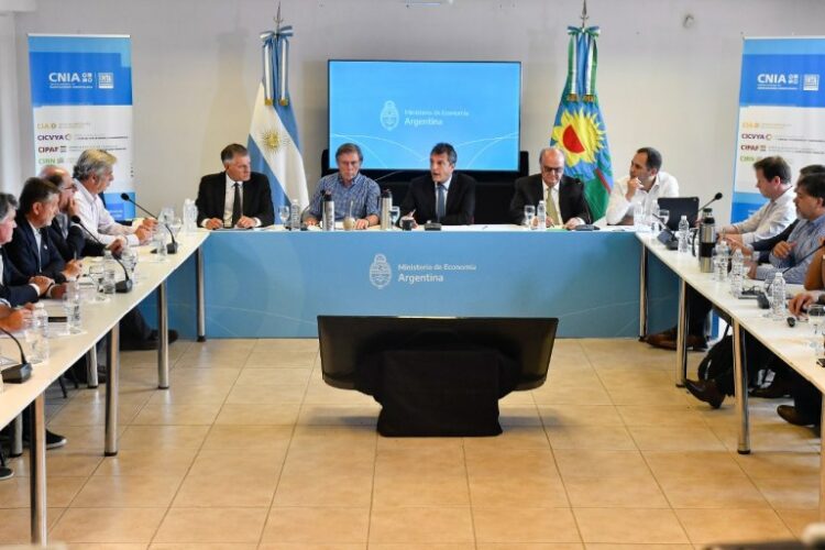 Massa le prometió a la Mesa de Enlace un paquete de medidas por la sequía