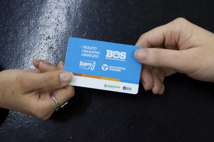 Pasos para solicitar los boletos gratuitos del transporte en Córdoba