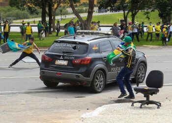 Parlamentarios de Córdoba también repudiaron el intento de golpe en Brasil
