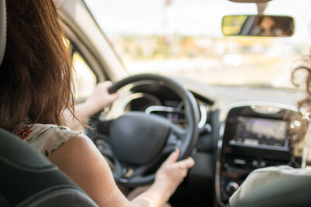 Sólo el 28% de las mujeres tiene registro de conducir