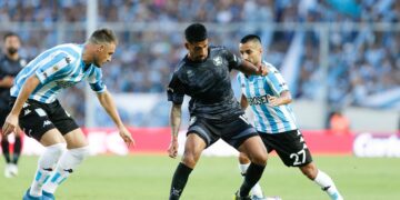 Belgrano igualó ante Racing en Avellaneda
