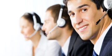 Echaron al empleado de un call center por llamarse a sí mismo más de 150 veces para no atender a los clientes