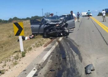 Dos argentinas murieron en un choque frontal en Uruguay