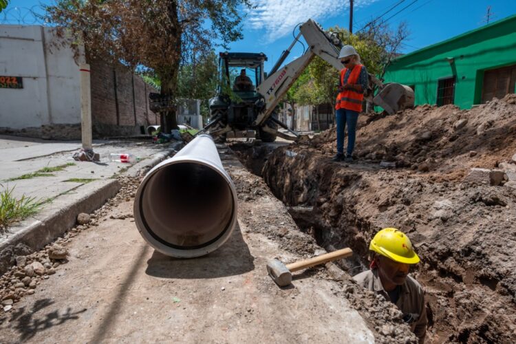 El municipio refuerza la red cloacal de Villa Páez