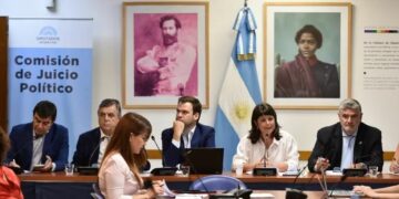 El juicio a la Corte Suprema comenzó con fuertes cruces con la oposición