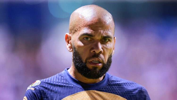 Dani Alves presentó un recurso para salir de la cárcel en libertad provisional