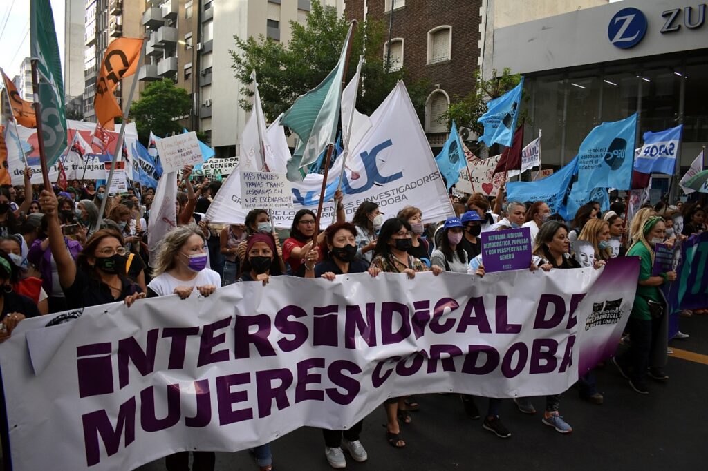 La Intersindical de Mujeres repudió despidos “arbitrarios”