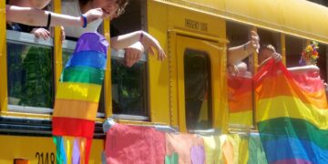 La juventud británica se reconoce con las identidades LGB, reveló el último censo oficial